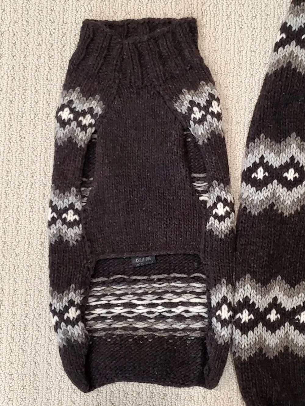 Chilly Dog Hand Knitted 100% Wool Brown+ White/Grey Diamond Dog Sweater, Small